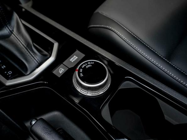 Mitsubishi L200 VI с пробегом 2025 года, цена 5 300 000 рублей, 50 км, пикап, Автокод Объявления