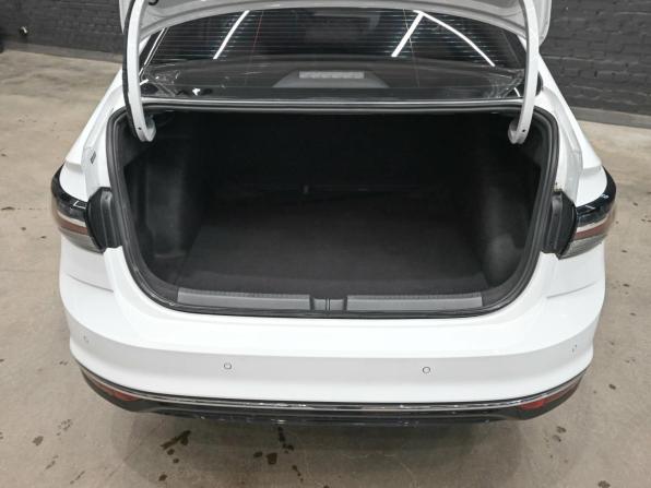 Volkswagen Lavida III Рестайлинг с пробегом 2023 года, цена 1 880 000 рублей, 13817 км, седан, Автокод Объявления