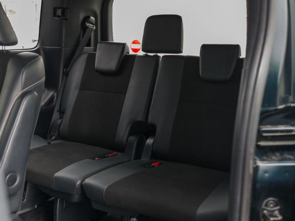 Toyota Noah III (R80) Рестайлинг с пробегом 2018 года, цена 2 300 000 рублей, 133048 км, минивэн, Автокод Объявления
