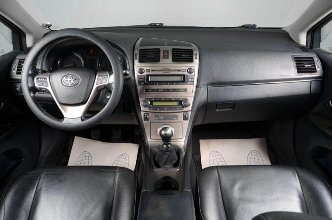 Toyota Avensis III Рестайлинг с пробегом 2011 года, цена 999 000 рублей, 325100 км, седан, Автокод Объявления