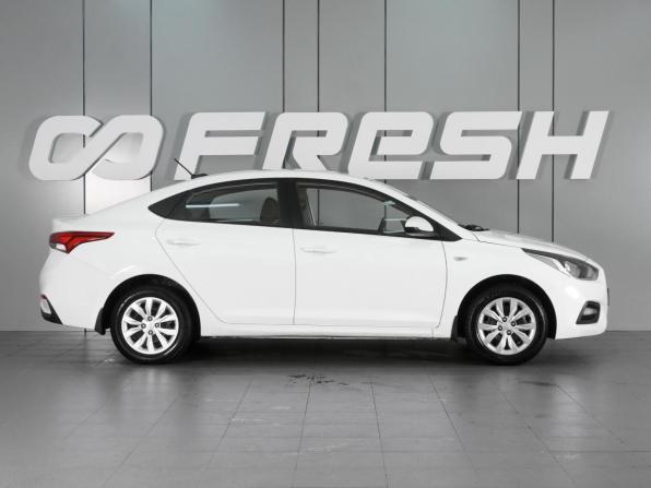 Hyundai Solaris II с пробегом 2018 года, цена 1 169 000 рублей, 212568 км, седан, Автокод Объявления