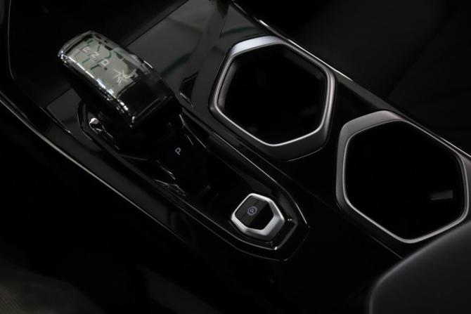 Geely Atlas II с пробегом 2024 года, цена 2 999 000 рублей, 38000 км, внедорожник, Автокод Объявления