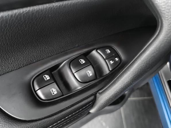 Nissan Qashqai II с пробегом 2019 года, цена 1 619 000 рублей, 176354 км, внедорожник, Автокод Объявления