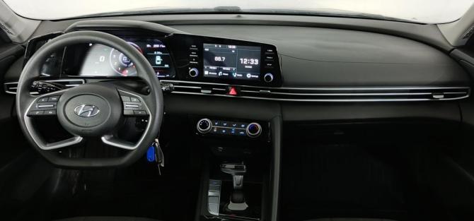 Hyundai Elantra VII (CN7) с пробегом 2023 года, цена 1 999 000 рублей, 20000 км, седан, Автокод Объявления