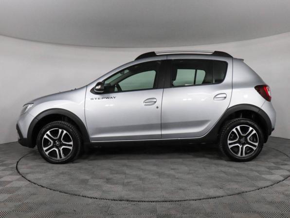 Renault Sandero II Рестайлинг с пробегом 2022 года, цена 1 040 000 рублей, 95362 км, хэтчбек, Автокод Объявления