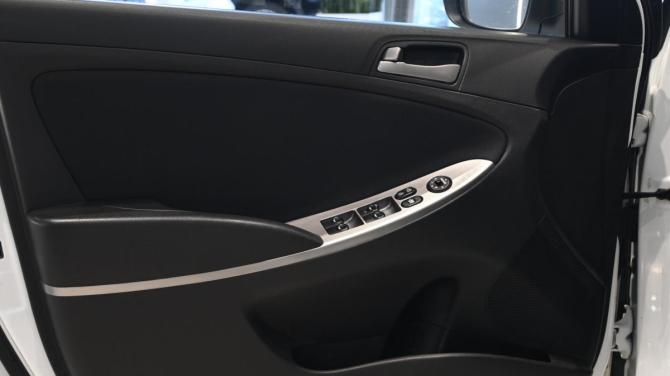 Hyundai Solaris I Рестайлинг с пробегом 2015 года, цена 795 000 рублей, 220233 км, седан, Автокод Объявления