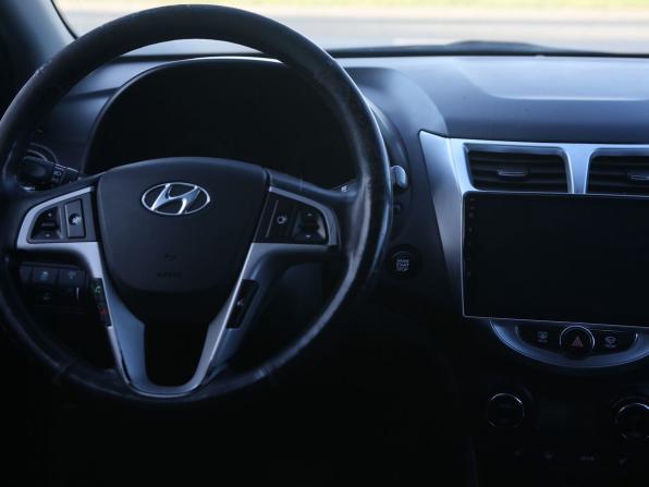 Hyundai Solaris I с пробегом 2014 года, цена 709 000 рублей, 216000 км, седан, Автокод Объявления