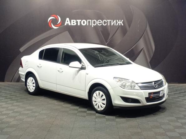 Opel Astra H Рестайлинг с пробегом 2013 года, цена 520 000 рублей, 192610 км, седан, Автокод Объявления