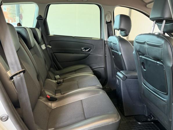 Renault Scenic III Рестайлинг 2 с пробегом 2014 года, цена 1 020 000 рублей, 261800 км, компактвэн, Автокод Объявления