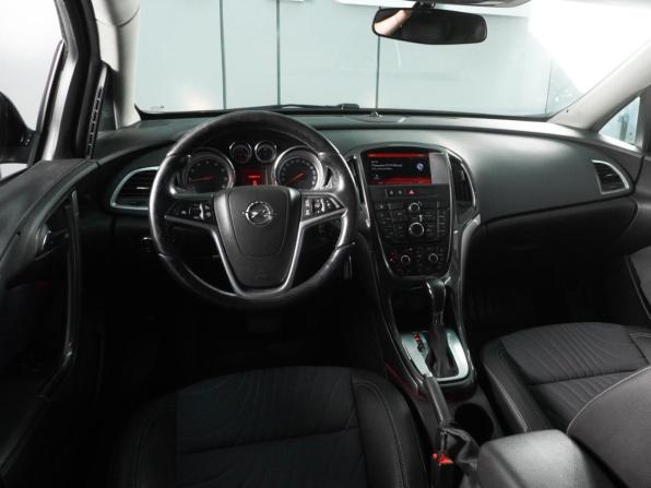 Opel Astra J Рестайлинг с пробегом 2014 года, цена 979 000 рублей, 124205 км, хэтчбек, Автокод Объявления