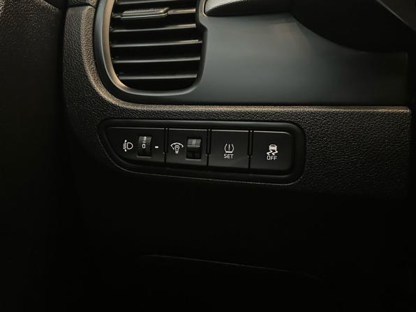 Kia Rio IV с пробегом 2019 года, цена 1 599 000 рублей, 81121 км, хэтчбек, Автокод Объявления
