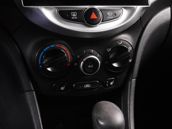 Hyundai Solaris I с пробегом 2011 года, цена 698 000 рублей, 137523 км, хэтчбек, Автокод Объявления
