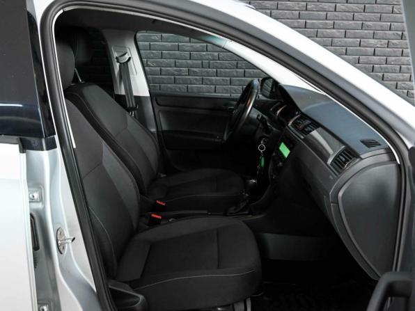 Skoda Rapid I с пробегом 2014 года, цена 950 000 рублей, 209129 км, лифтбек, Автокод Объявления