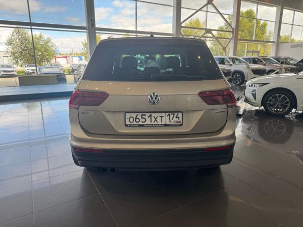 Volkswagen Tiguan II с пробегом 2018 года, цена 2 595 000 рублей, 99000 км, внедорожник, Автокод Объявления