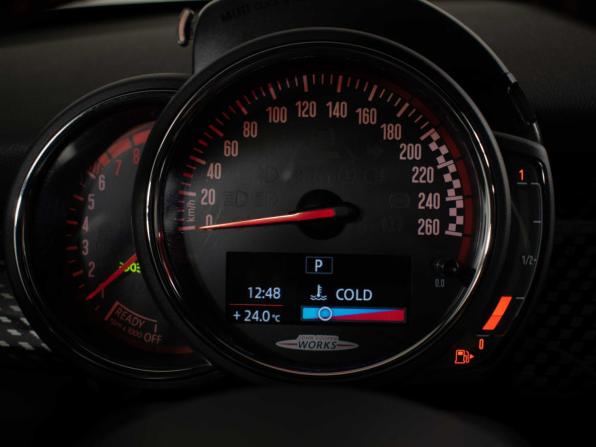 Mini Hatch III (F55/F56) Рестайлинг с пробегом 2020 года, цена 2 770 000 рублей, 66950 км, хэтчбек, Автокод Объявления