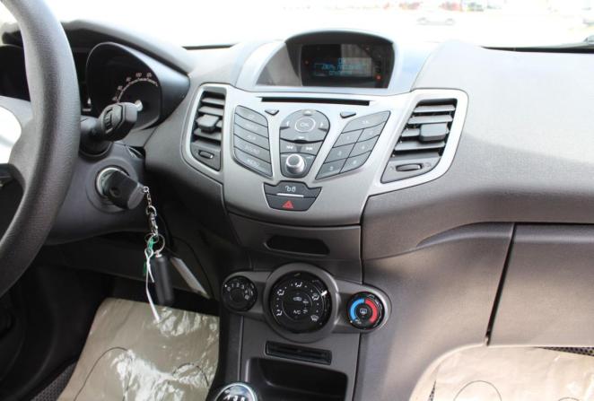Ford Fiesta Mk6 Рестайлинг с пробегом 2016 года, цена 810 000 рублей, 184619 км, седан, Автокод Объявления