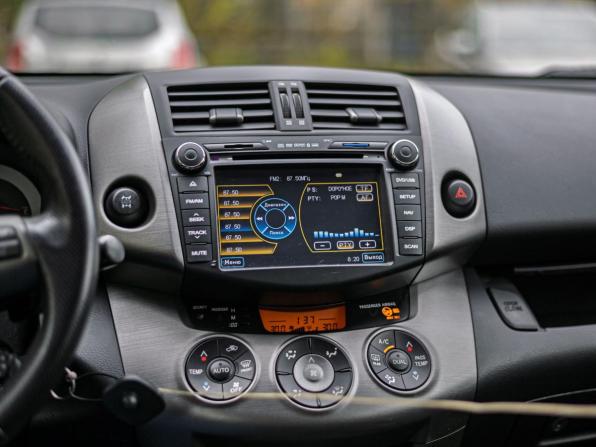 Toyota RAV4 III (XA30) Рестайлинг с пробегом 2010 года, цена 1 280 000 рублей, 114636 км, внедорожник, Автокод Объявления