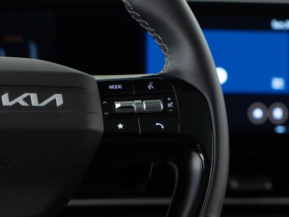 Kia Carnival IV Рестайлинг с пробегом 2025 года, цена 6 145 055 рублей, 4866 км, минивэн, Автокод Объявления