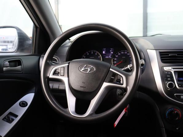 Hyundai Solaris I Рестайлинг с пробегом 2016 года, цена 840 000 рублей, 135571 км, седан, Автокод Объявления