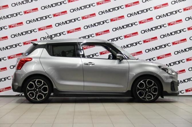Suzuki Swift V с пробегом 2018 года, цена 1 355 550 рублей, 53082 км, хэтчбек, Автокод Объявления