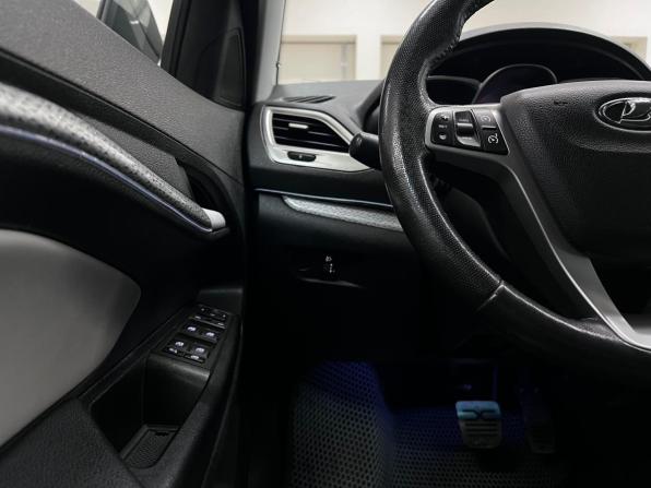Lada (ВАЗ) Vesta I с пробегом 2020 года, цена 1 350 000 рублей, 71405 км, универсал, Автокод Объявления