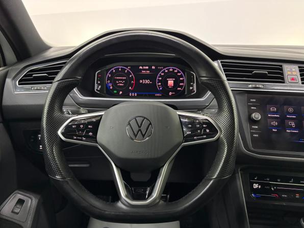 Volkswagen Tiguan II Рестайлинг с пробегом 2021 года, цена 4 080 000 рублей, 63484 км, внедорожник, Автокод Объявления