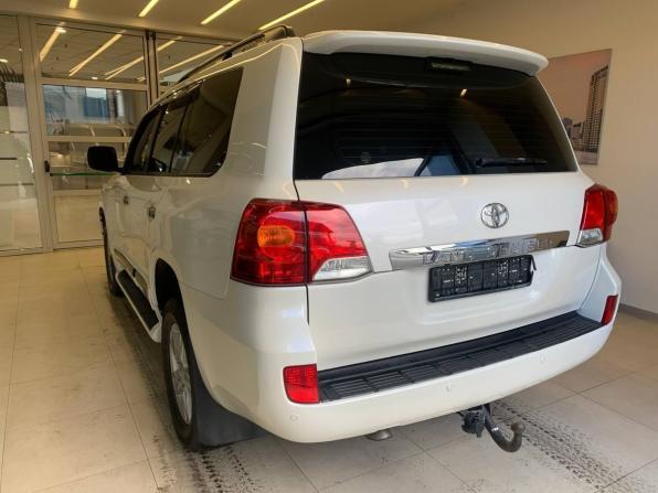 Toyota Land Cruiser 200 Series Рестайлинг 1 с пробегом 2014 года, цена 2 900 000 рублей, 303227 км, внедорожник, Автокод Объявления