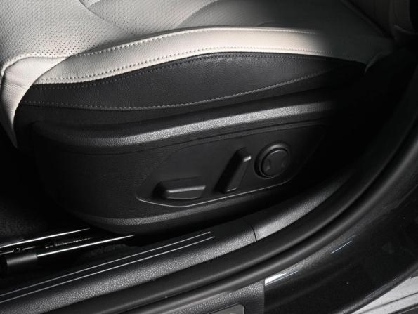 Kia K5 III Рестайлинг с пробегом 2025 года, цена 4 559 000 рублей, 4637 км, седан, Автокод Объявления