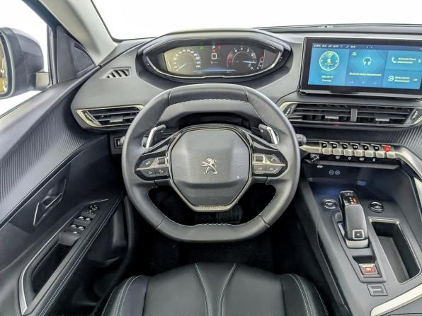 Peugeot 5008 II Рестайлинг с пробегом 2021 года, цена 3 165 000 рублей, 8200 км, внедорожник, Автокод Объявления