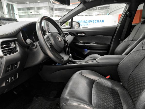 Toyota C-HR I Рестайлинг с пробегом 2021 года, цена 2 650 000 рублей, 34605 км, внедорожник, Автокод Объявления