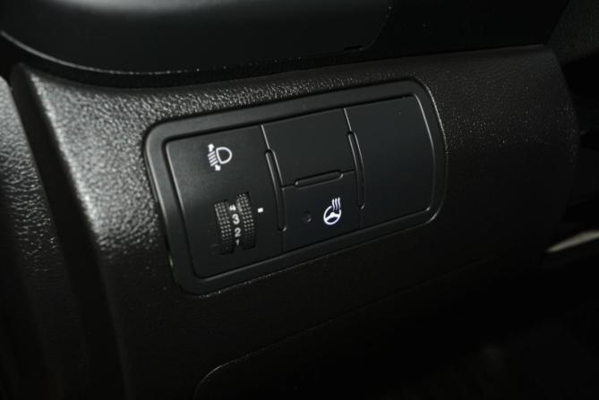 Hyundai Solaris I Рестайлинг с пробегом 2015 года, цена 989 000 рублей, 196000 км, седан, Автокод Объявления
