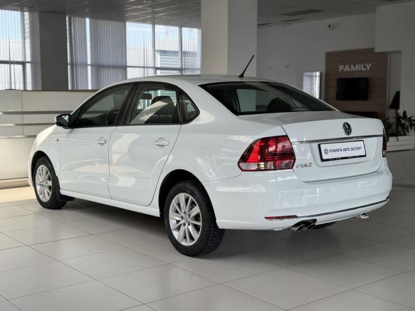 Volkswagen Polo V Рестайлинг с пробегом 2016 года, цена 1 030 000 рублей, 176453 км, седан, Автокод Объявления
