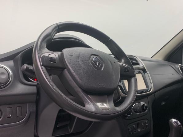 Renault Sandero II с пробегом 2016 года, цена 889 000 рублей, 131278 км, хэтчбек, Автокод Объявления