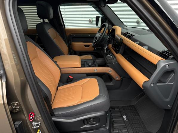 Land Rover Defender II с пробегом 2022 года, цена 11 300 000 рублей, 40895 км, внедорожник, Автокод Объявления