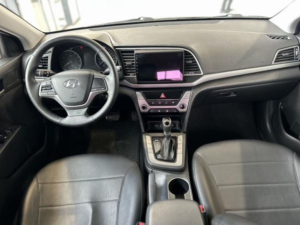 Hyundai Elantra VI (AD) с пробегом 2017 года, цена 1 299 000 рублей, 168766 км, седан, Автокод Объявления