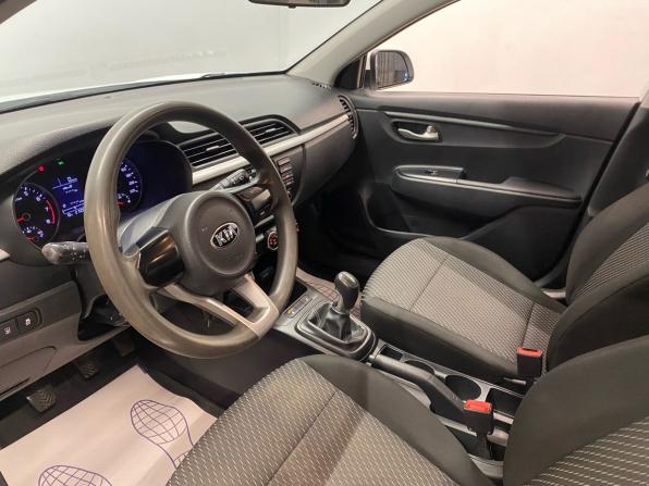 Kia Rio IV с пробегом 2018 года, цена 899 000 рублей, 215000 км, седан, Автокод Объявления