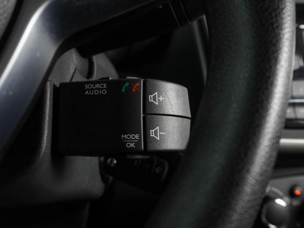 Renault Logan II Рестайлинг с пробегом 2022 года, цена 979 000 рублей, 78661 км, седан, Автокод Объявления