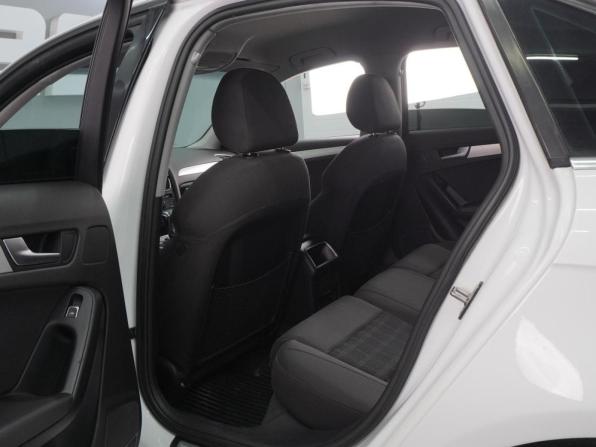 Audi A4 IV (B8) Рестайлинг с пробегом 2012 года, цена 1 099 000 рублей, 304751 км, седан, Автокод Объявления