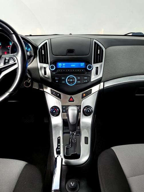 Chevrolet Cruze I Рестайлинг Москва  - изображение 12