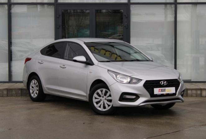Hyundai Solaris II с пробегом 2018 года, цена 1 035 000 рублей, 138455 км, седан, Автокод Объявления