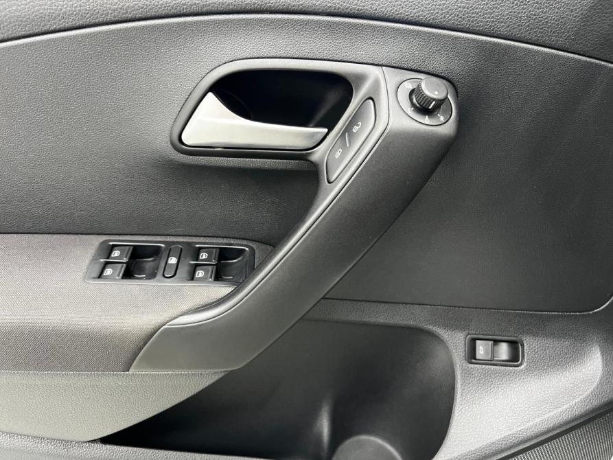 Volkswagen Polo V Рестайлинг Казань  - изображение 9