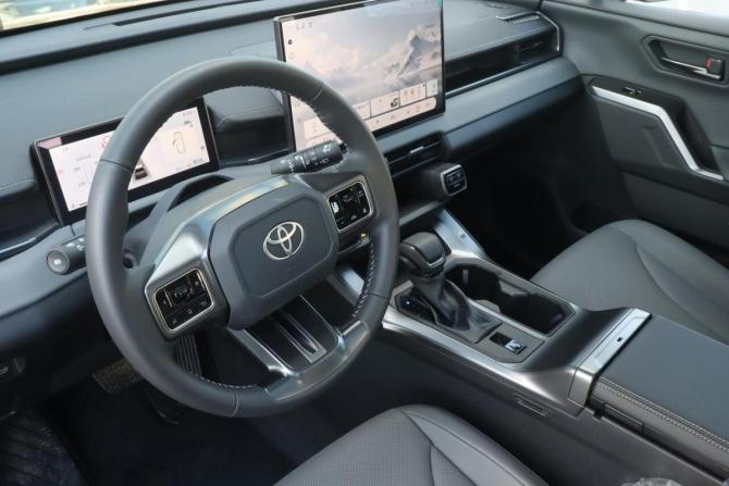 Toyota RAV4 VI (XA60) с пробегом 2026 года, цена 4 420 000 рублей, 10 км, внедорожник, Автокод Объявления