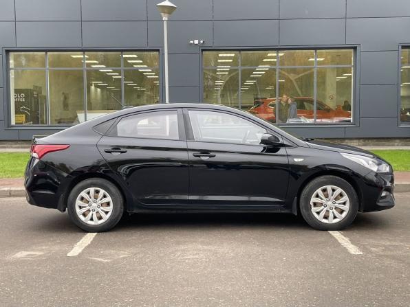 Hyundai Solaris II с пробегом 2018 года, цена 1 275 000 рублей, 125350 км, седан, Автокод Объявления