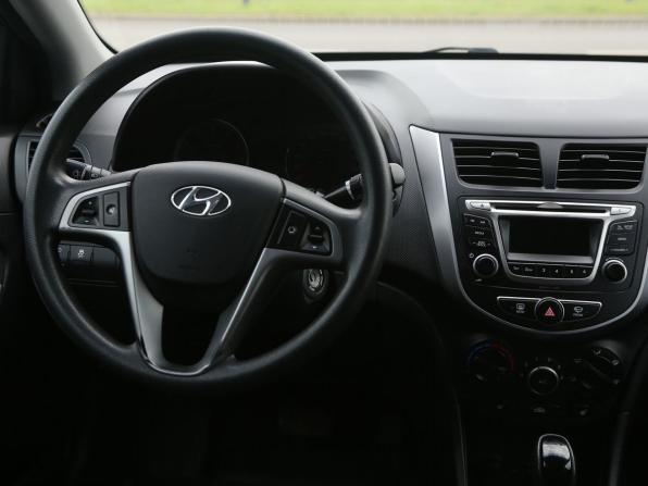 Hyundai Solaris I Рестайлинг с пробегом 2016 года, цена 1 026 000 рублей, 151600 км, седан, Автокод Объявления