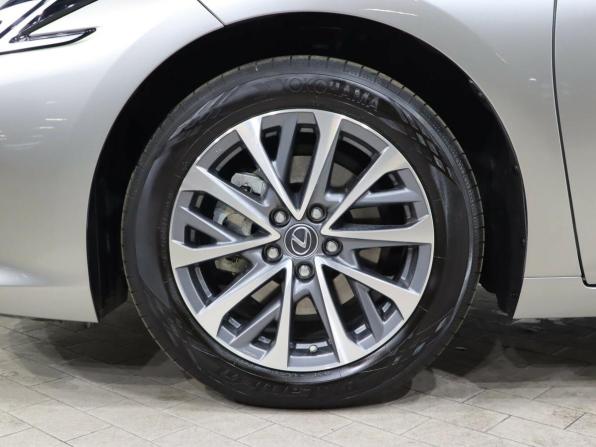 Lexus ES VII Рестайлинг 2 с пробегом 2025 года, цена 5 590 000 рублей, 5755 км, седан, Автокод Объявления