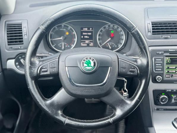 Skoda Octavia II (A5) Рестайлинг с пробегом 2013 года, цена 909 000 рублей, 196023 км, лифтбек, Автокод Объявления