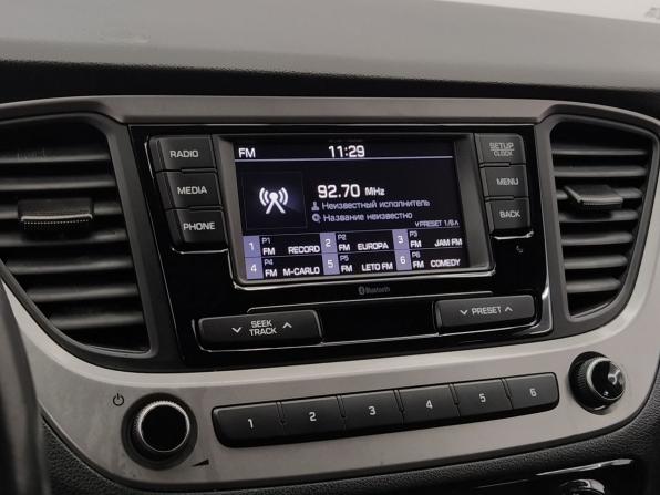 Hyundai Solaris II с пробегом 2018 года, цена 1 340 000 рублей, 50600 км, седан, Автокод Объявления