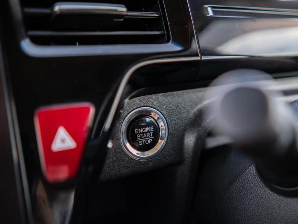 Honda Stepwgn V Рестайлинг с пробегом 2021 года, цена 3 075 000 рублей, 95227 км, минивэн, Автокод Объявления