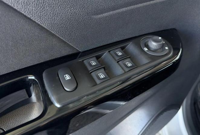 Renault Kaptur I с пробегом 2018 года, цена 1 265 000 рублей, 158613 км, внедорожник, Автокод Объявления