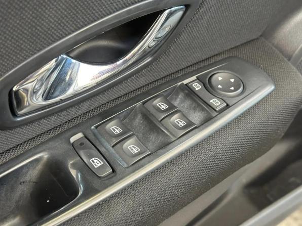 Renault Fluence I Рестайлинг с пробегом 2014 года, цена 690 000 рублей, 205165 км, седан, Автокод Объявления